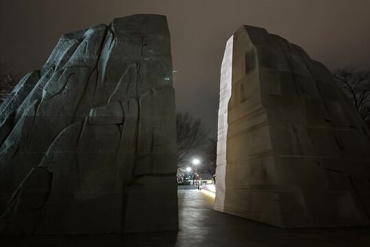 Private Tour of Washington DC at Night with a Chauffeur.
