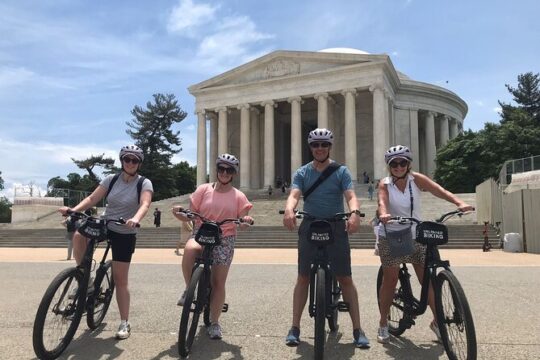 Private Group Monuments & Memorials Bike Tour