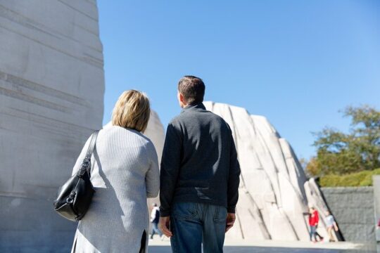 Small Group Tour of DC with Reserved National Archives Entry