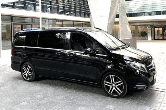 Arrival Private Transfer: National Airport DCA to Washington in Luxury Van