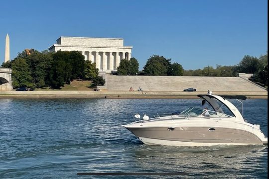 Private Guided Yacht Tour of Washington DC Waterfront