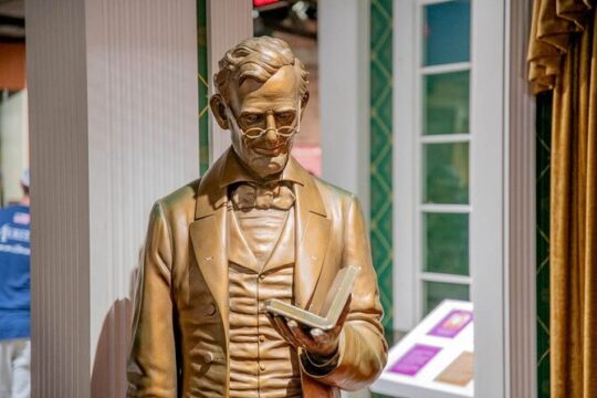 Lincoln Assassination Tour with Fords Theatre and Petersen House